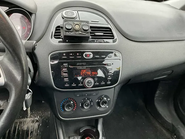 2014 fiat punto evo punto personenauto - afbeelding 10 van  25