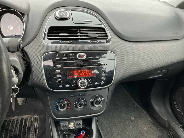 2014 fiat punto evo punto personenauto - afbeelding 10 van  24
