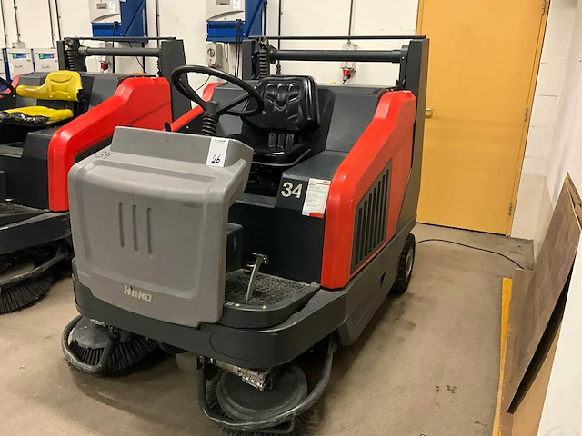 2014 hako sweepmaster b1500 rh opzit veegmachine - afbeelding 1 van  15