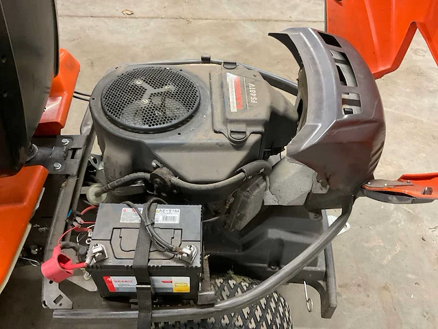 2014 husqvarna r 316 ts awd grasmaaimachine - afbeelding 4 van  12