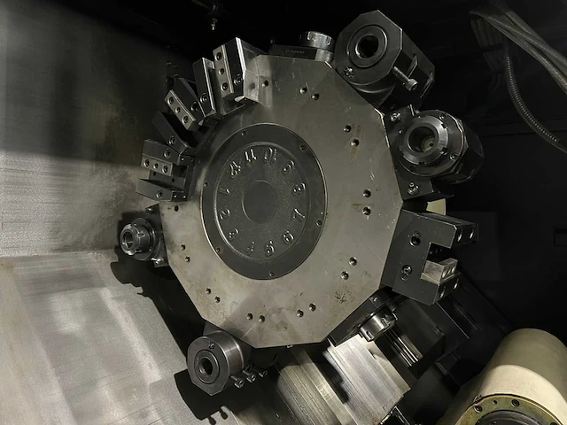 2014 hwacheon hi-tech 700 mc cnc draaibank - afbeelding 17 van  37