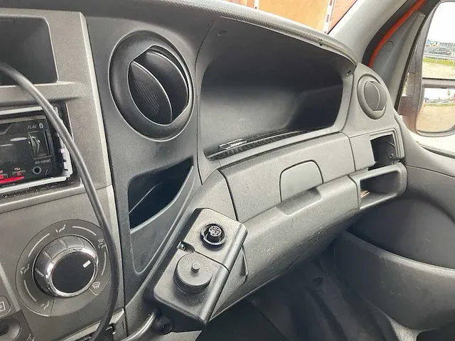 2014 iveco daily bedrijfswagen - afbeelding 7 van  35