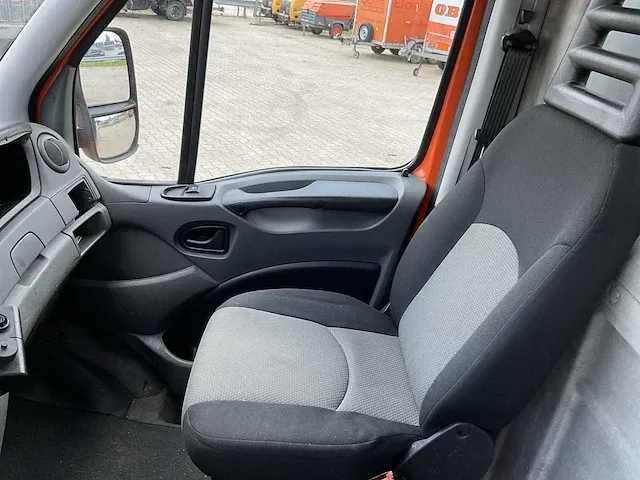 2014 iveco daily bedrijfswagen - afbeelding 8 van  35