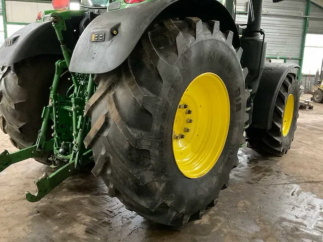 2014 john deere - 6175r - vierwielaangedreven landbouwtractor - afbeelding 21 van  23
