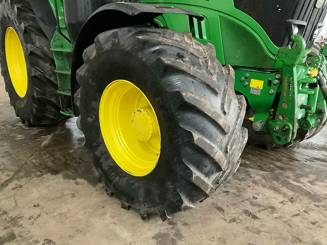 2014 john deere - 6175r - vierwielaangedreven landbouwtractor - afbeelding 22 van  23