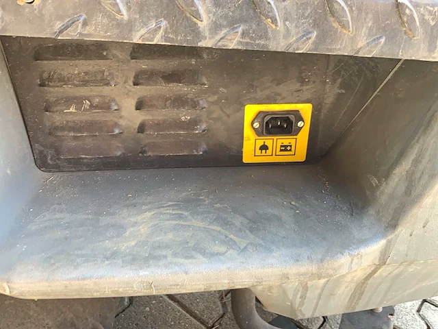 2014 kärcher professional b150r bp vloerreiniger - afbeelding 5 van  17