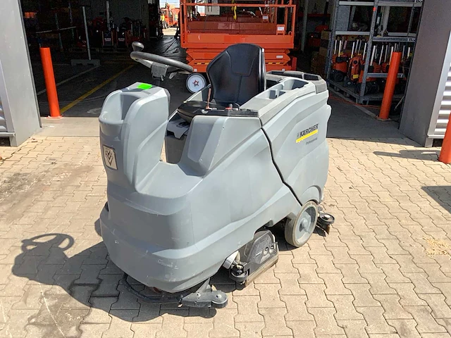 2014 kärcher professional b150r bp vloerreiniger - afbeelding 1 van  17