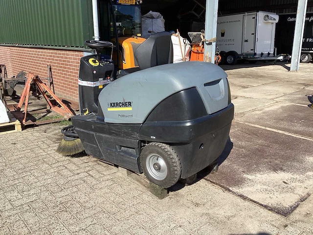 2014 kärcher professional km 100/100 r zelfrijdende veegmachine - afbeelding 6 van  11