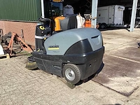2014 kärcher professional km 100/100 r zelfrijdende veegmachine - afbeelding 6 van  11