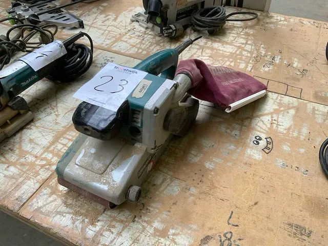 2014 makita 9404 bandschuurmachine - afbeelding 1 van  5