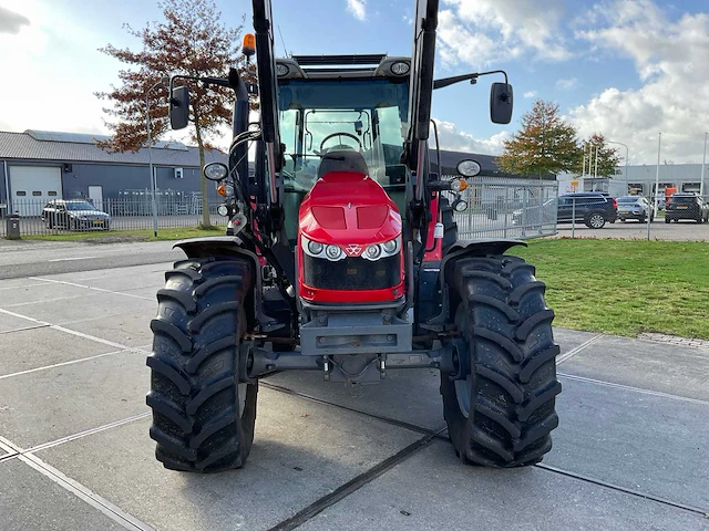 2014 massey ferguson 5612 dyna-4 vierwielaangedreven landbouwtractor - afbeelding 2 van  40