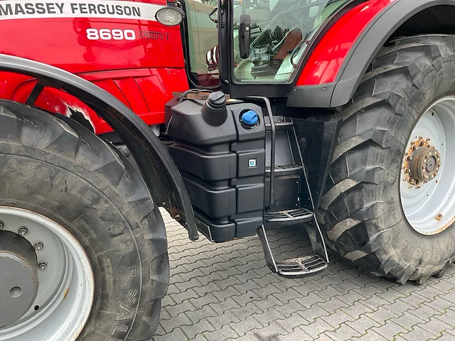 2014 massey ferguson 8690 dyna vt vierwielaangedreven landbouwtractor - afbeelding 7 van  50