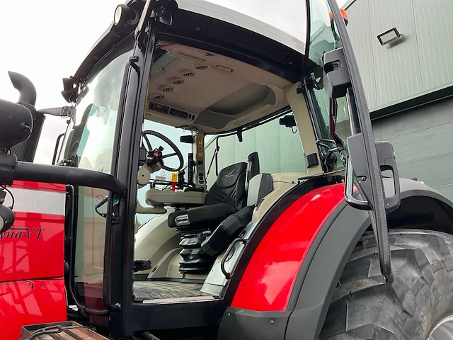 2014 massey ferguson 8690 dyna vt vierwielaangedreven landbouwtractor - afbeelding 22 van  50