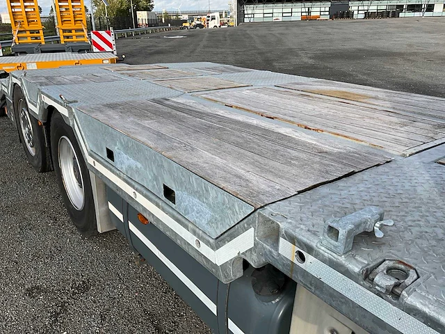 2014 mercedes-benz actros 2563 euro6 oprijwagen met dieplader - afbeelding 7 van  50