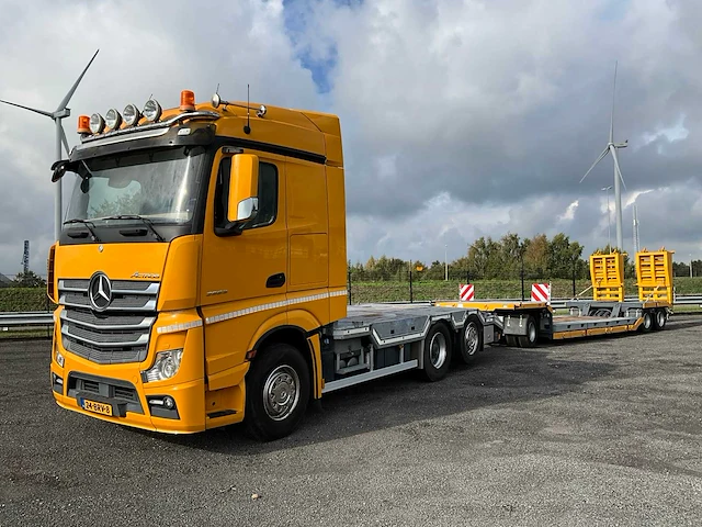 2014 mercedes-benz actros 2563 euro6 oprijwagen met dieplader - afbeelding 1 van  50