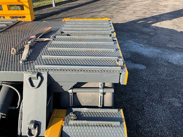 2014 mercedes-benz actros 2563 euro6 oprijwagen met dieplader - afbeelding 38 van  50