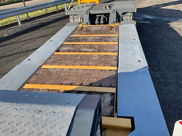 2014 mercedes-benz actros 2563 euro6 oprijwagen met dieplader - afbeelding 39 van  50