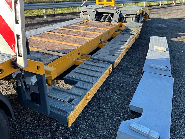 2014 mercedes-benz actros 2563 euro6 oprijwagen met dieplader - afbeelding 42 van  50