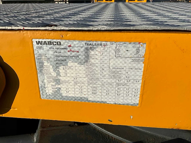 2014 mercedes-benz actros 2563 euro6 oprijwagen met dieplader - afbeelding 44 van  50