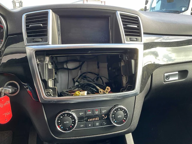 2014 mercedes-benz ml 350 bluetec bedrijfswagen - afbeelding 15 van  32