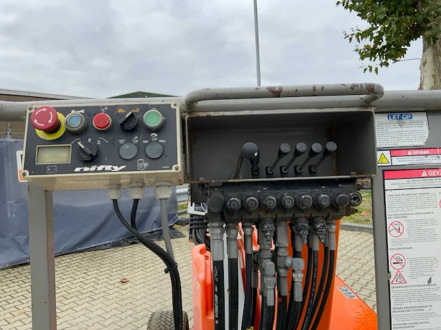 2014 niftylift nifty hr12ne hoogwerker - afbeelding 23 van  23