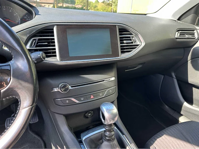 2014 peugeot 308 personenauto - afbeelding 24 van  30