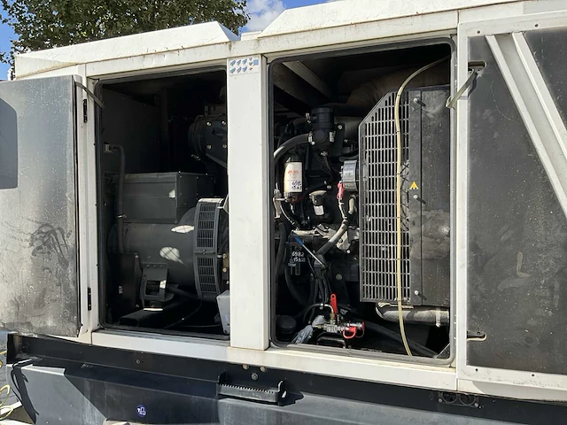 2014 sdmo r 135ce stroom aggregaat aanhangwagen - afbeelding 4 van  27