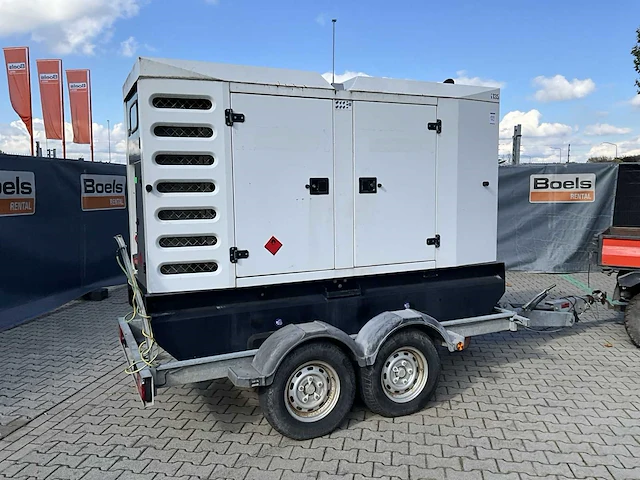 2014 sdmo r 135ce stroom aggregaat aanhangwagen - afbeelding 21 van  27