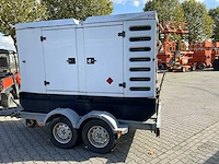 2014 sdmo r 135ce stroom aggregaat aanhangwagen - afbeelding 24 van  27