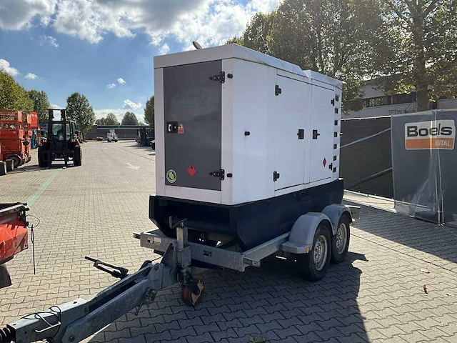 2014 sdmo r 135ce stroom aggregaat aanhangwagen - afbeelding 26 van  27