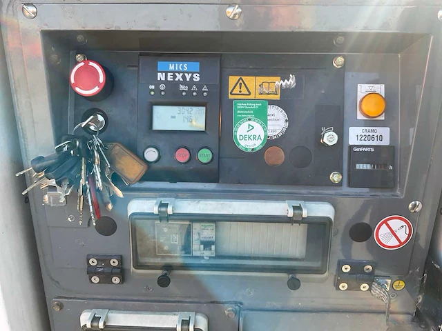 2014 sdmo r22c3 stroom aggregaat aanhangwagen - afbeelding 3 van  22