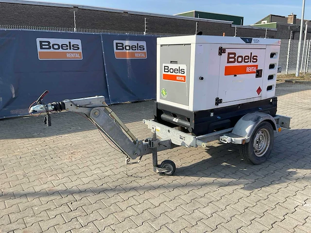2014 sdmo r22c3 stroom aggregaat aanhangwagen - afbeelding 1 van  22