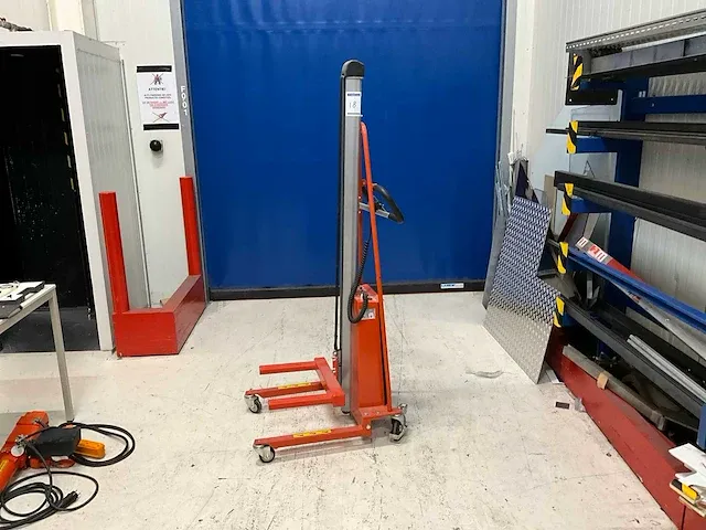 2014 stacker e150a elektrische stapelaar - afbeelding 1 van  7