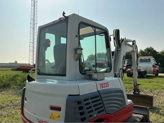 2014 takeuchi tb235 rupsgraafmachine - afbeelding 16 van  39
