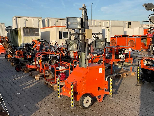 2014 tower light linktower link240 1388m compacte koppelbare lichtmast - afbeelding 4 van  10