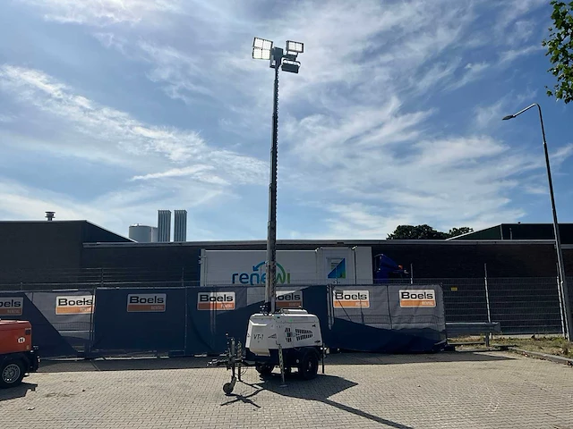 2014 tower light superlight vt1 led 300 lichtmast aggregaat aanhangwagen - afbeelding 1 van  28