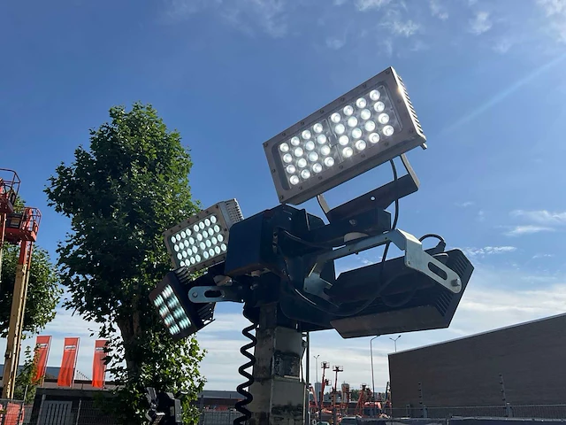 2014 tower light superlight vt1 led 300 lichtmast aggregaat aanhangwagen - afbeelding 25 van  28