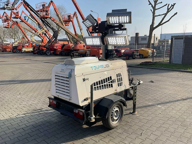 2014 tower light superlight vt1 lichtmast aggregaat aanhangwagen - afbeelding 16 van  20