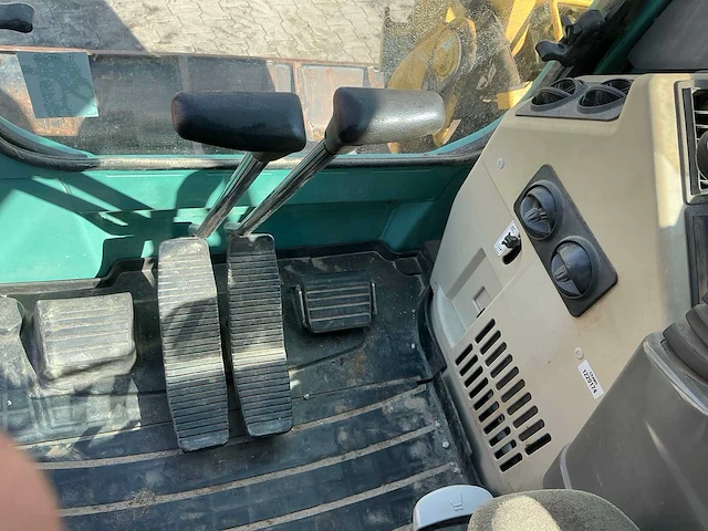 2014 yanmar vio80-u midi rupsgraafmachine binnendraaier - afbeelding 14 van  34