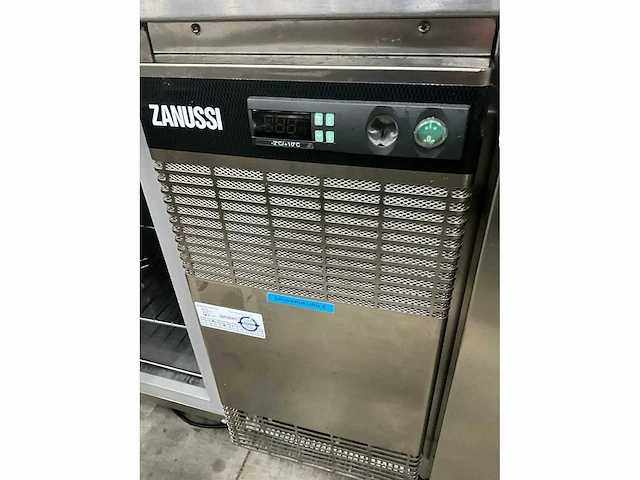 2014 zanussi trn183a koelwerkbank - afbeelding 7 van  9
