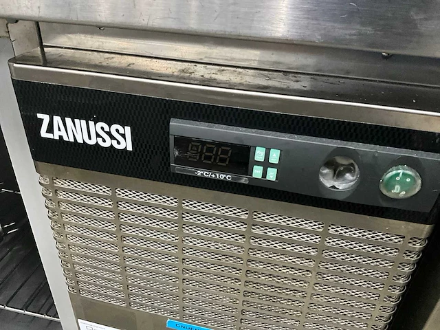 2014 zanussi trn183a koelwerkbank - afbeelding 8 van  9