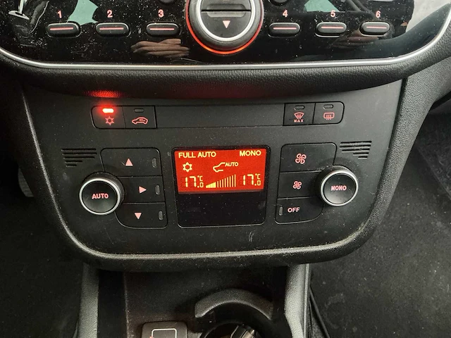 2015 - fiat - punto evo - 1.3 m-jet lounge - personenauto - afbeelding 3 van  15