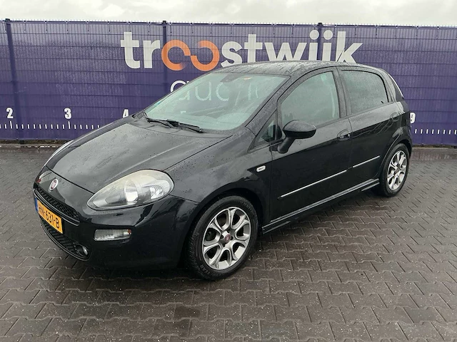 2015 - fiat - punto evo - 1.3 m-jet lounge - personenauto - afbeelding 1 van  15