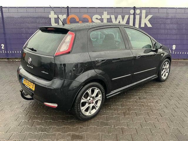 2015 - fiat - punto evo - 1.3 m-jet lounge - personenauto - afbeelding 10 van  15