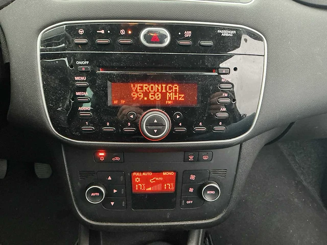 2015 - fiat - punto evo - 1.3 m-jet lounge - personenauto - afbeelding 15 van  15