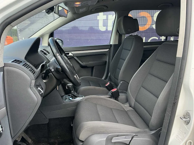 2015 - volkswagen - touran - 2.0 tdi comfl. bluem - personenauto - afbeelding 12 van  16