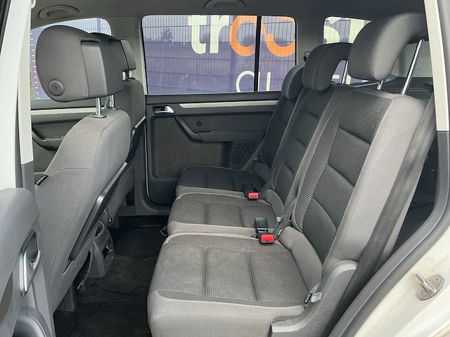 2015 - volkswagen - touran - 2.0 tdi comfl. bluem - personenauto - afbeelding 13 van  16