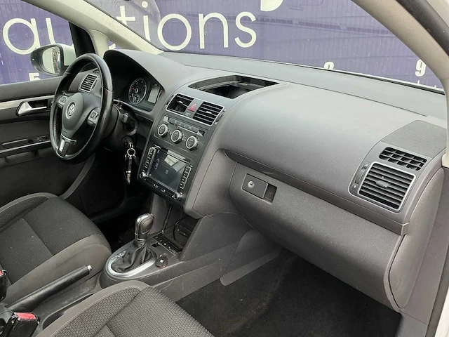 2015 - volkswagen - touran - 2.0 tdi comfl. bluem - personenauto - afbeelding 14 van  16