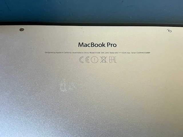 2015- apple - macbook pro - laptop - afbeelding 8 van  8