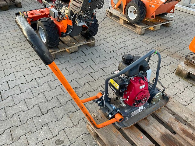 2015 altrad / belle lc3228 compacte trilplaat - afbeelding 1 van  8